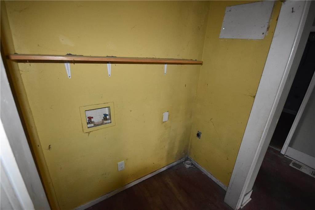 3 bedroom, 2 bathroom, 1,264 sq ft single family residence for sale at 8 Hemlock Street, Porterdale, GA 30014 — photo 6