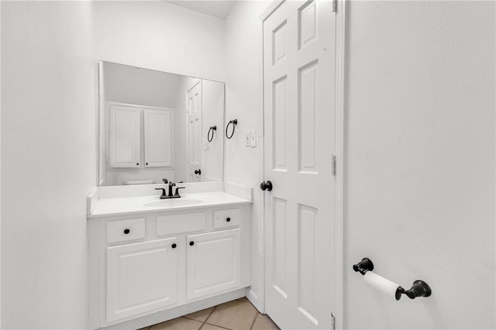 2 bedroom, 2 bathroom, 1,020 sq ft townhouse for sale at 1101 Collier Road I2, Atlanta, GA 30318 — photo 6