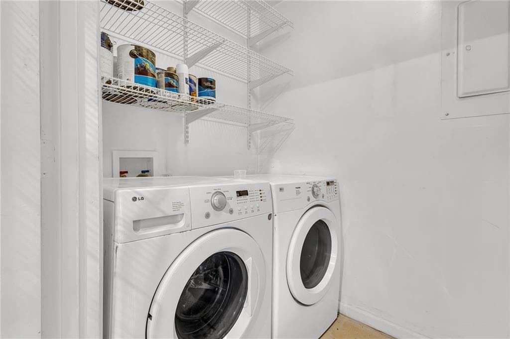 2 bedroom, 2 bathroom, 1,020 sq ft townhouse for sale at 1101 Collier Road I2, Atlanta, GA 30318 — photo 7