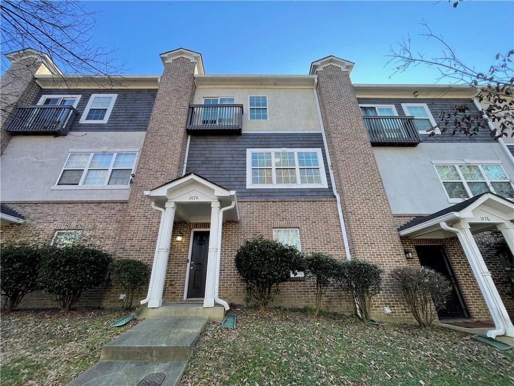 4 bedroom, 3 bathroom, 2,448 sq ft condominium for sale at 1474 Talia Wood Circle, Atlanta, GA 30314