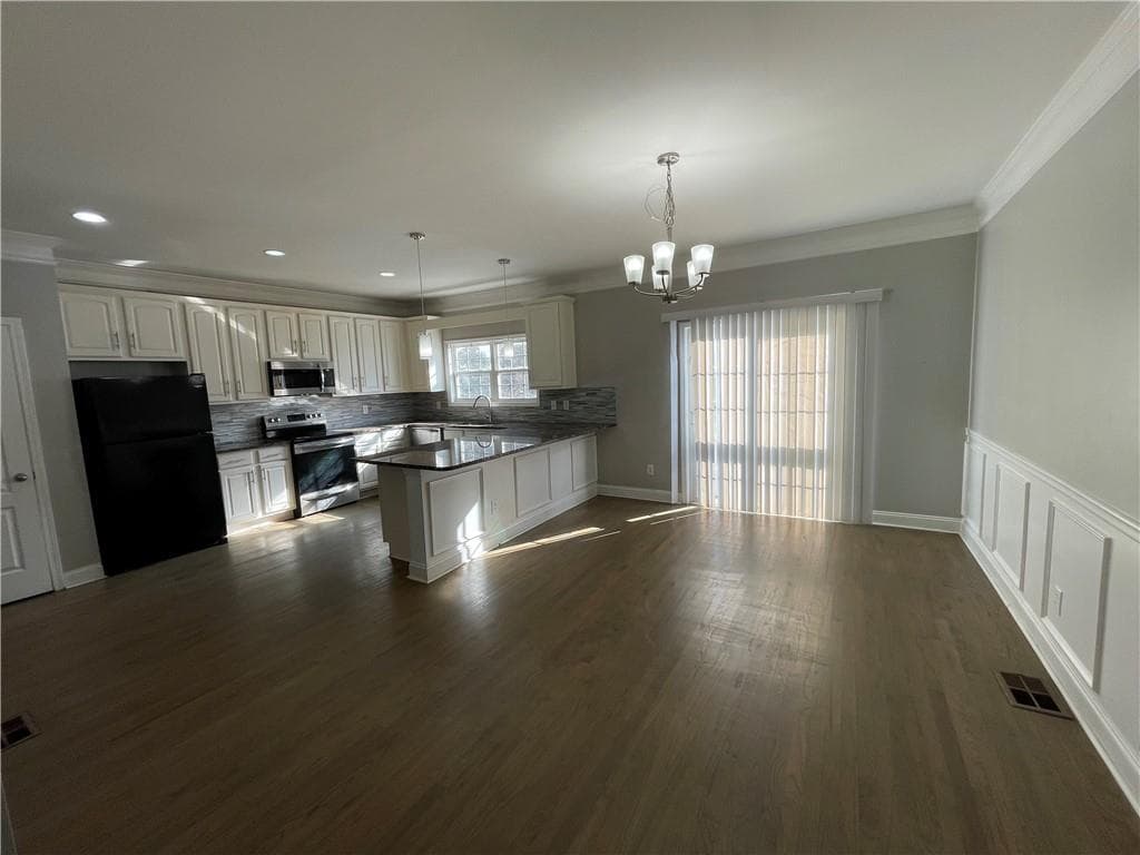 3 bedroom, 3 bathroom, 2,448 sq ft condominium for sale at 1474 Talia Wood Circle, Atlanta, GA 30314 — photo 8