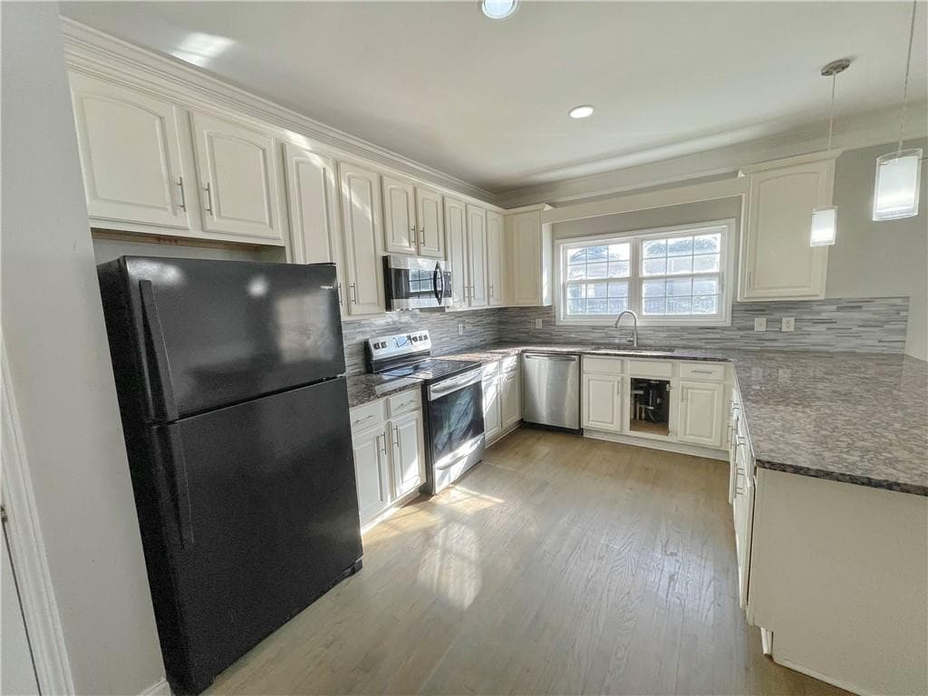 3 bedroom, 3 bathroom, 2,448 sq ft condominium for sale at 1474 Talia Wood Circle, Atlanta, GA 30314 — photo 10