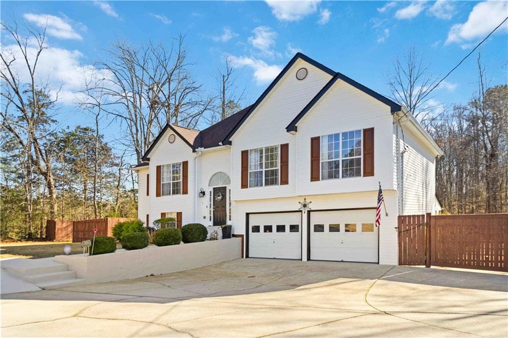 5 bedroom, 3 bathroom, 2,697 sq ft single family residence for sale at 180 Harper Road, Mcdonough, GA 30252 — photo 5