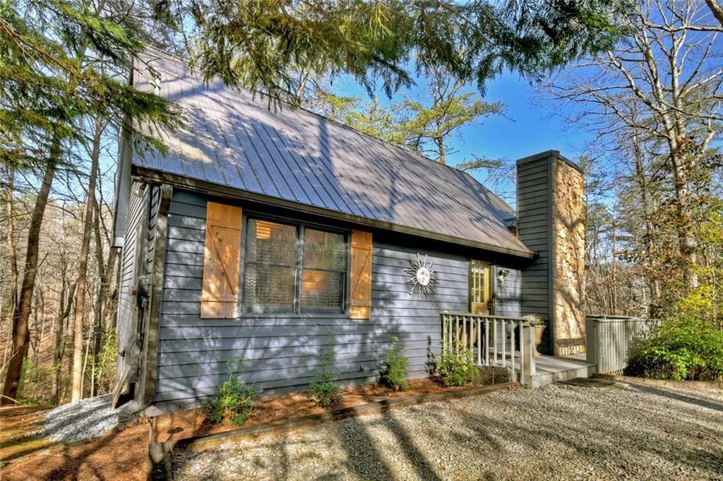3 bedroom, 3 bathroom, 1,952 sq ft single family residence for sale at 215 Valley View Road, Ellijay, GA 30536