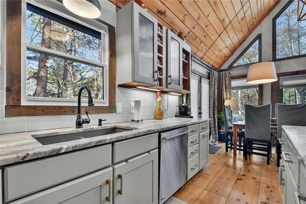 3 bedroom, 3 bathroom, 1,952 sq ft single family residence for sale at 215 Valley View Road, Ellijay, GA 30536 — photo 9