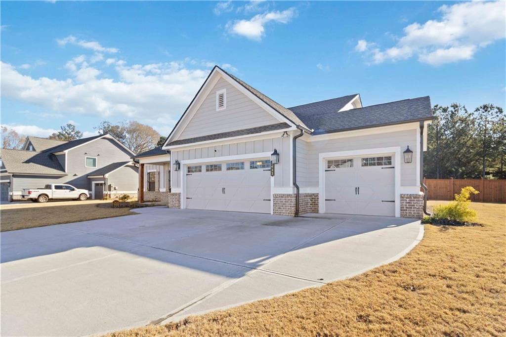 2433 Waterside Drive, Monroe, GA 30655 — most recent listing photo