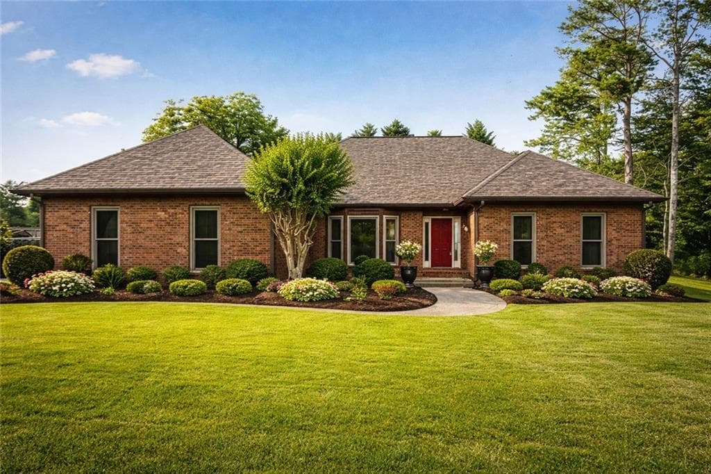 300 Saddle Creek Lane, Roswell, GA 30076 — most recent listing photo