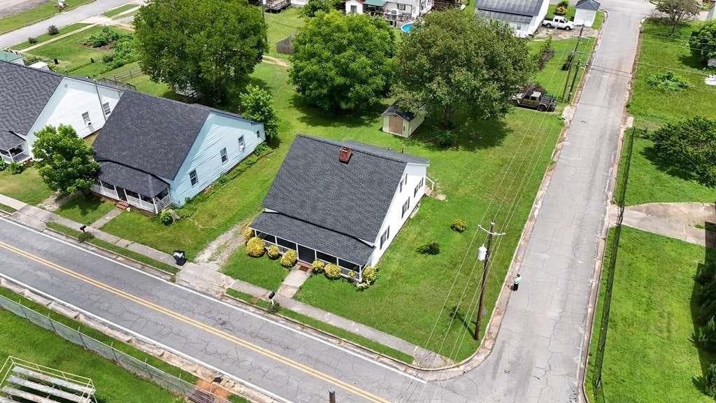 2 bedroom, 2 bathroom, 1,516 sq ft single family residence for sale at 15 Aragon Road, Aragon, GA 30104 — photo 4