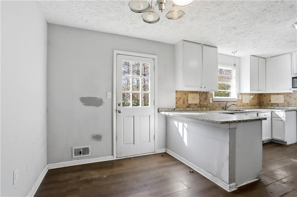 5 bedroom, 3 bathroom, 2,288 sq ft single family residence under contract at 175 Wellington Drive, Mcdonough, GA 30252 — photo 10
