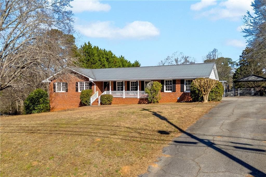 421 N 5th Avenue, Winder, GA 30680 — most recent listing photo