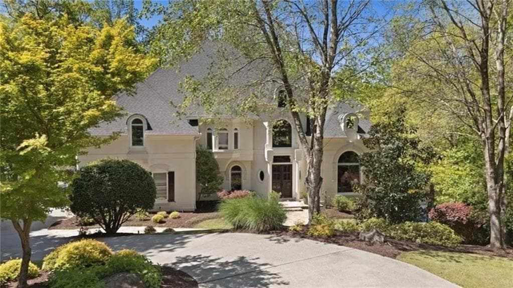 6 bedroom, 8 bathroom, 7,320 sq ft single family residence sold at 960 Tiverton Lane, Alpharetta, GA 30022
