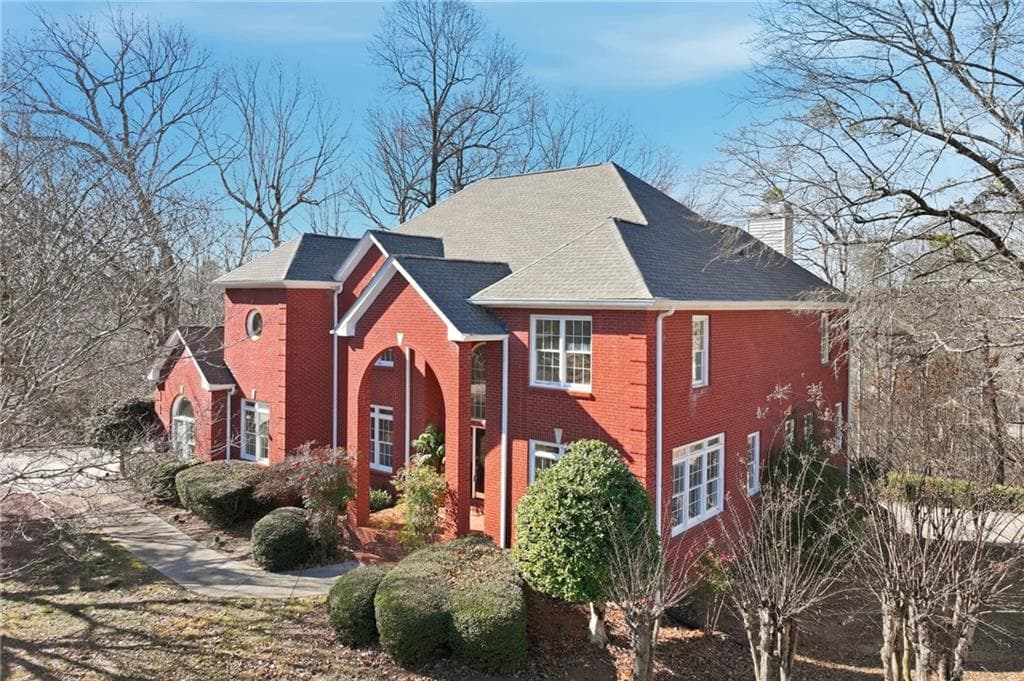4 bedroom, 4 bathroom, 4,372 sq ft single family residence for sale at 2857 Bridgeview Drive, Gainesville, GA 30507 — photo 5