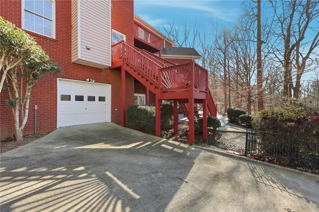 4 bedroom, 4 bathroom, 4,372 sq ft single family residence for sale at 2857 Bridgeview Drive, Gainesville, GA 30507 — photo 9