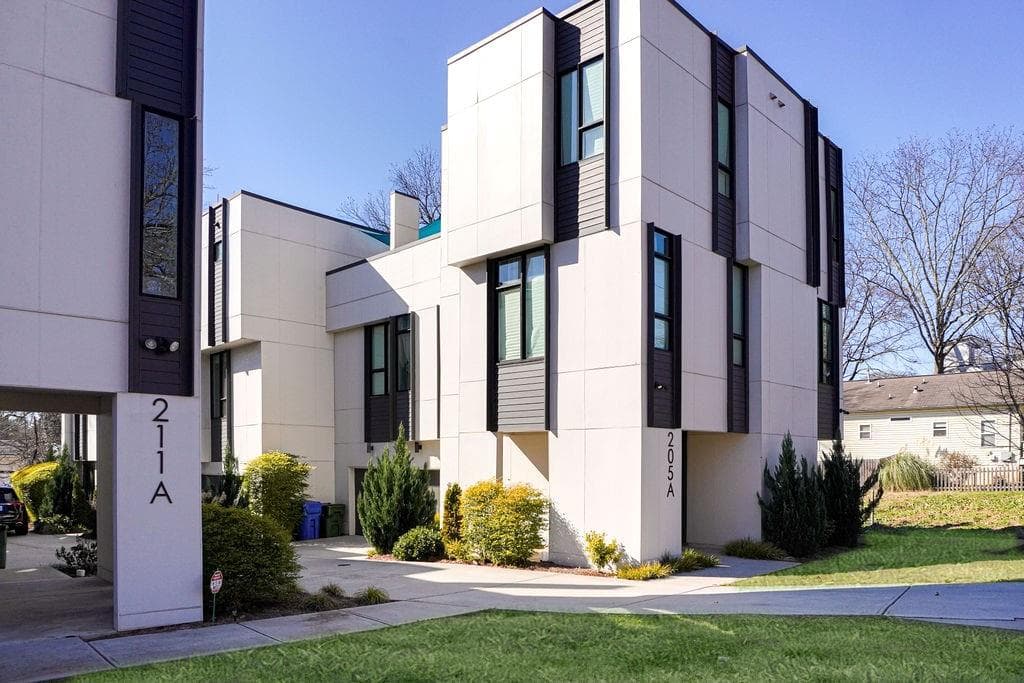 4 bedroom, 4 bathroom, 2,232 sq ft townhouse sold at 205 Howell Drive A, Atlanta, GA 30316