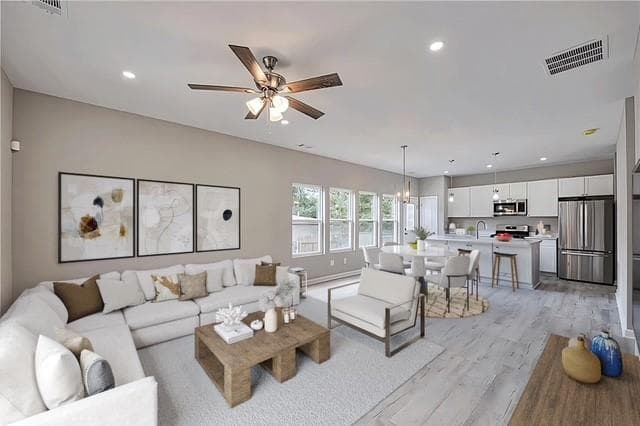 3 bedroom, 2 bathroom, 1,176 sq ft single family residence under contract at 2698 Mango Circle, Atlanta, GA 30318 — photo 2