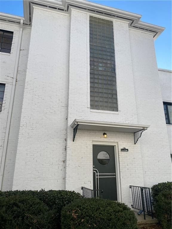 2 bedroom, 2 bathroom, 1,328 sq ft condominium for sale at 1120 Briarcliff Road, Atlanta, GA 30306 — photo 2