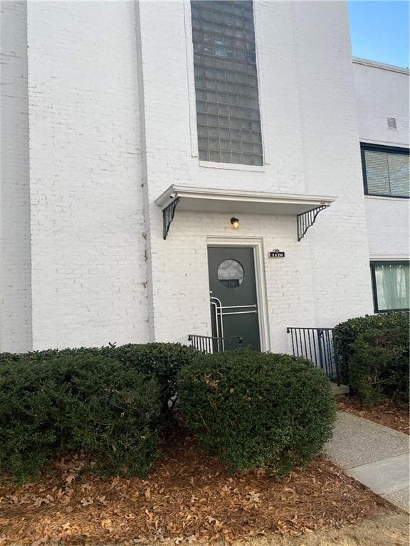 2 bedroom, 2 bathroom, 1,328 sq ft condominium for sale at 1120 Briarcliff Road, Atlanta, GA 30306 — photo 3