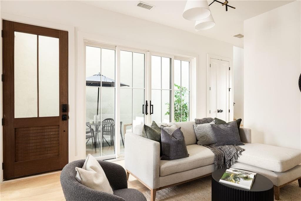 3 bedroom, 4 bathroom, 1,685 sq ft townhouse for sale at 1188 Lupo Loop, Chattahoochee Hills, GA 30268 — photo 9