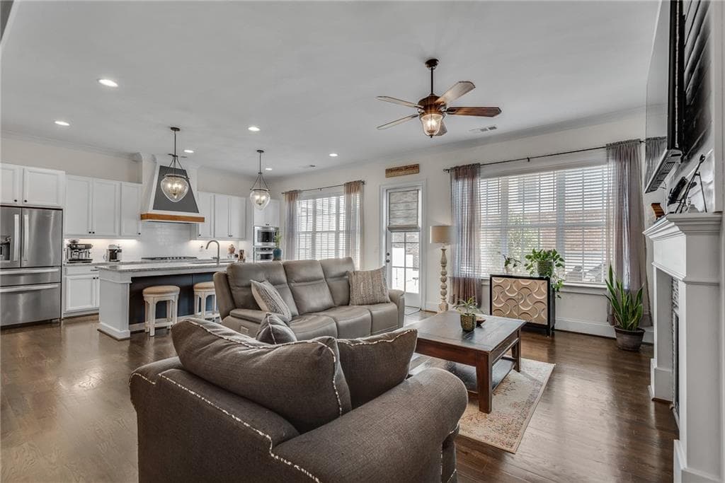 3 bedroom, 3 bathroom, 2,952 sq ft townhouse for sale at 1244 Hightower Crossing, Marietta, GA 30060 — photo 2