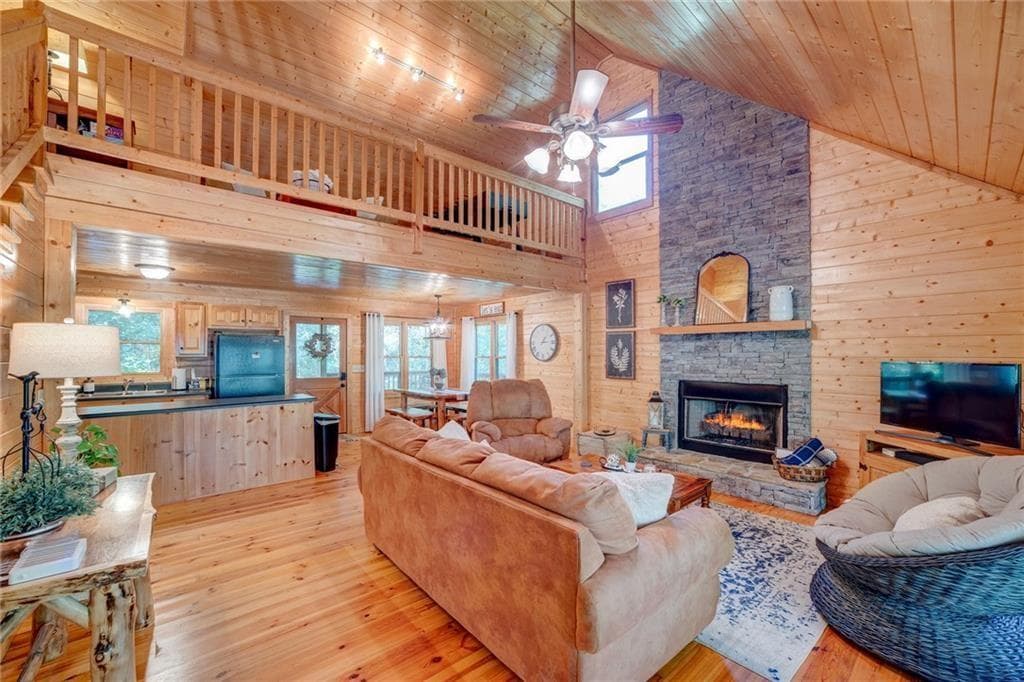 2 bedroom, 2 bathroom, 1,516 sq ft single family residence for sale at 46 Floral Court, Ellijay, GA 30540 — photo 6
