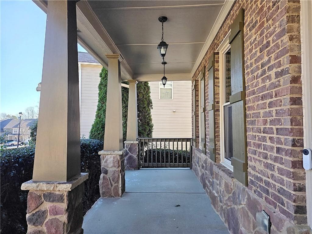 5 bedroom, 5 bathroom, 4,792 sq ft single family residence under contract at 4117 Rovello Way, Buford, GA 30519 — photo 2
