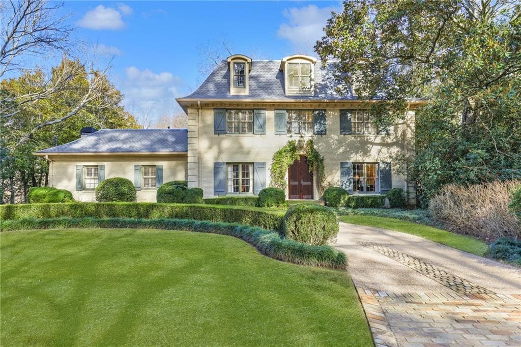 2586 Hyde Manor Drive, Atlanta, GA 30327 — most recent listing photo
