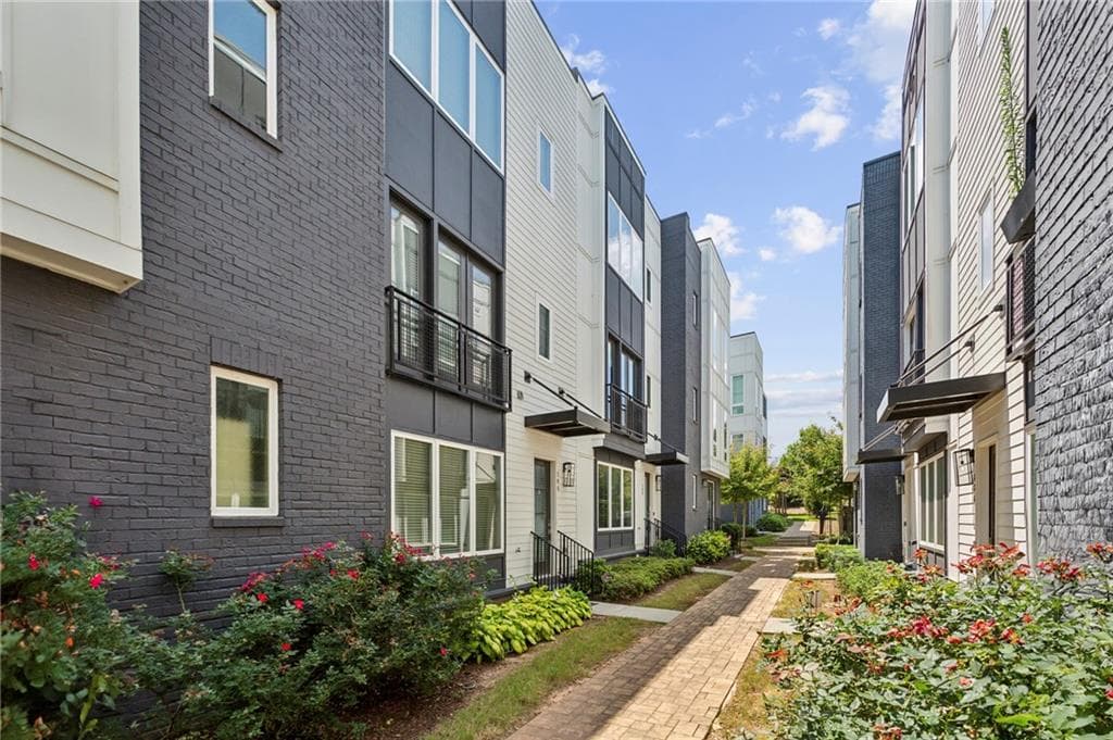 3 bedroom, 4 bathroom, 2,110 sq ft townhouse sold at 704 Banton Drive, Atlanta, GA 30318