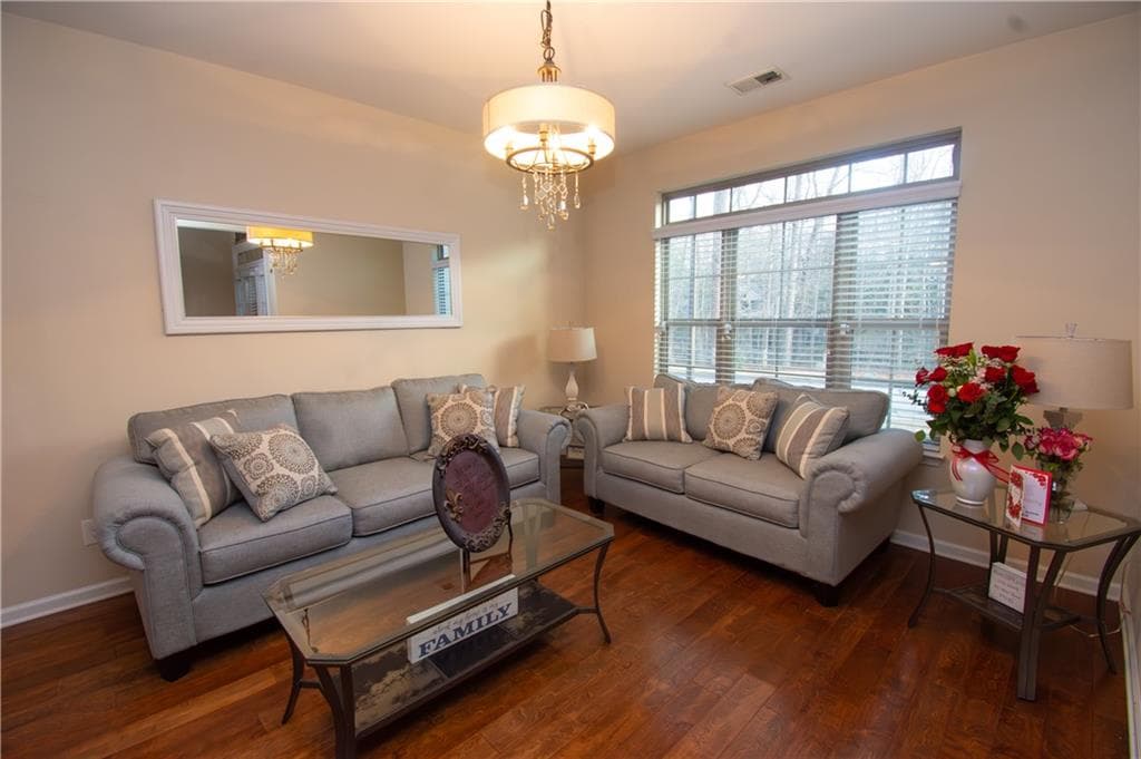 5 bedroom, 3 bathroom, 3,074 sq ft single family residence under contract at 5143 Olive Branch Circle, Powder Springs, GA 30127 — photo 3