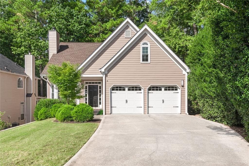 555 S Riversong Lane, Alpharetta, GA 30022 — most recent listing photo