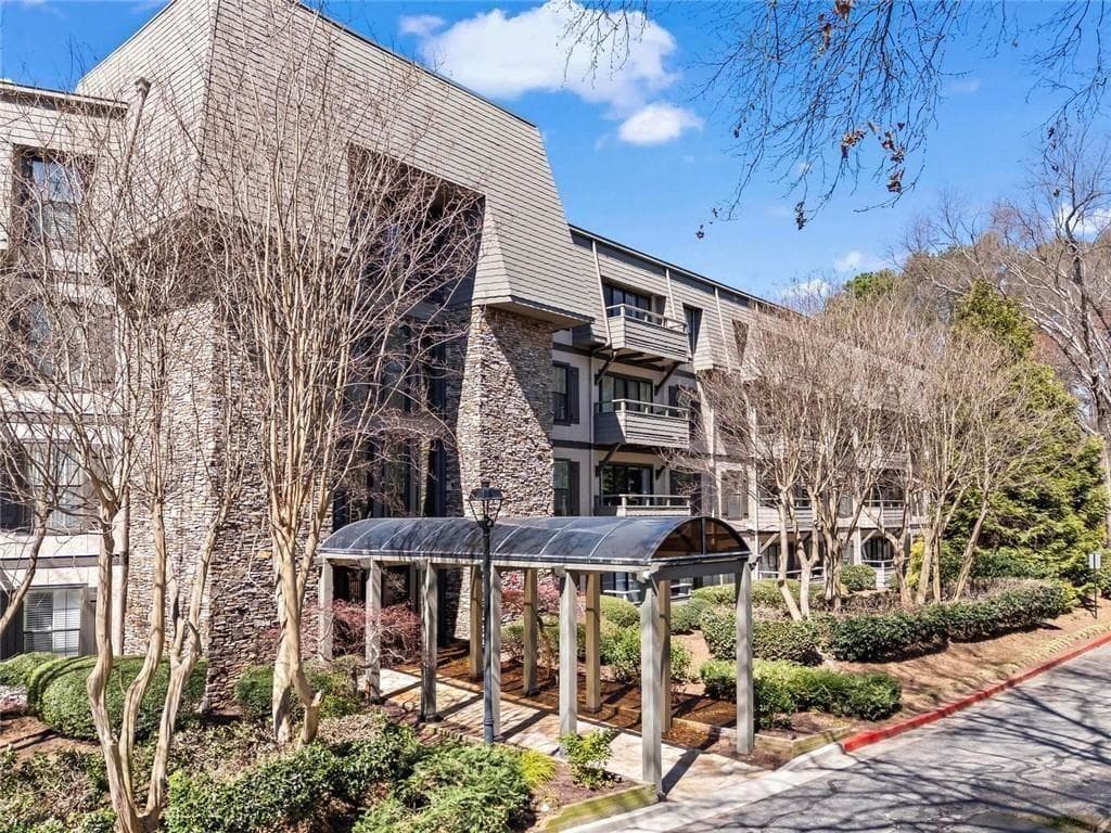 1214 Highland Bluff Dr. SE Drive 214, Atlanta, GA 30339 — most recent listing photo