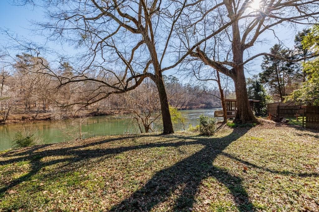 2 bedroom, 2 bathroom single family residence for sale at 3941 Paces Ferry Drive, Atlanta, GA 30339 — photo 6