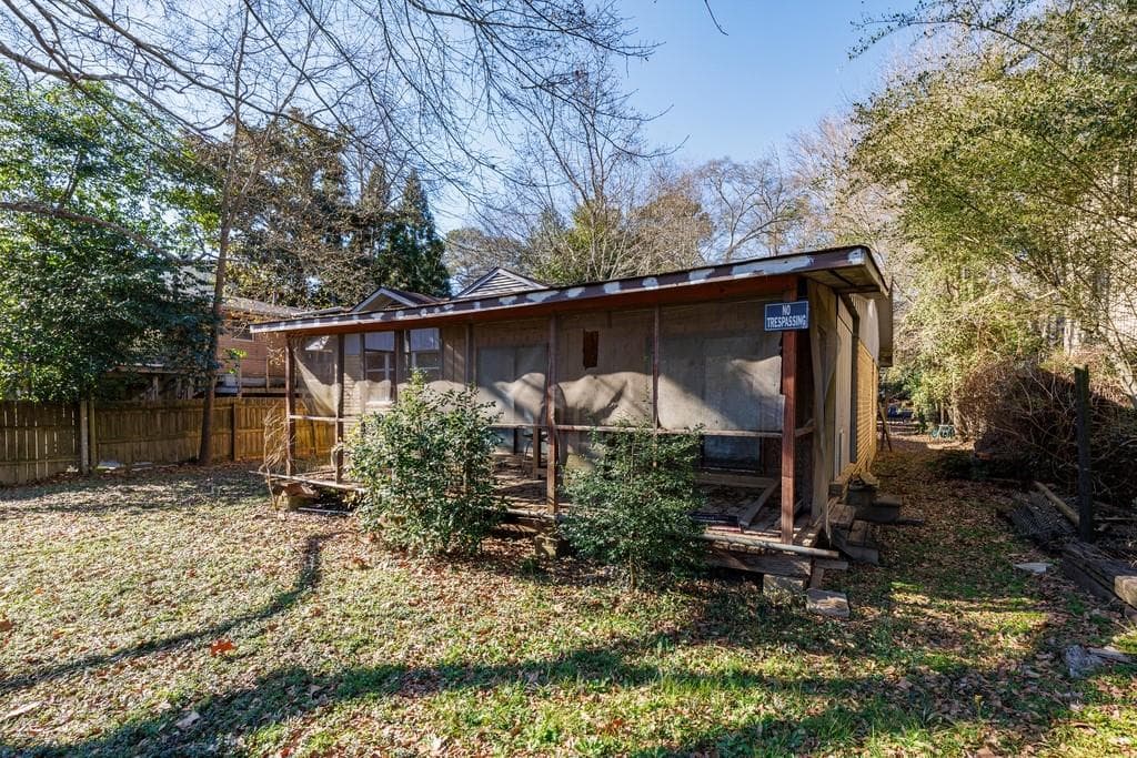 2 bedroom, 2 bathroom single family residence for sale at 3941 Paces Ferry Drive, Atlanta, GA 30339 — photo 7