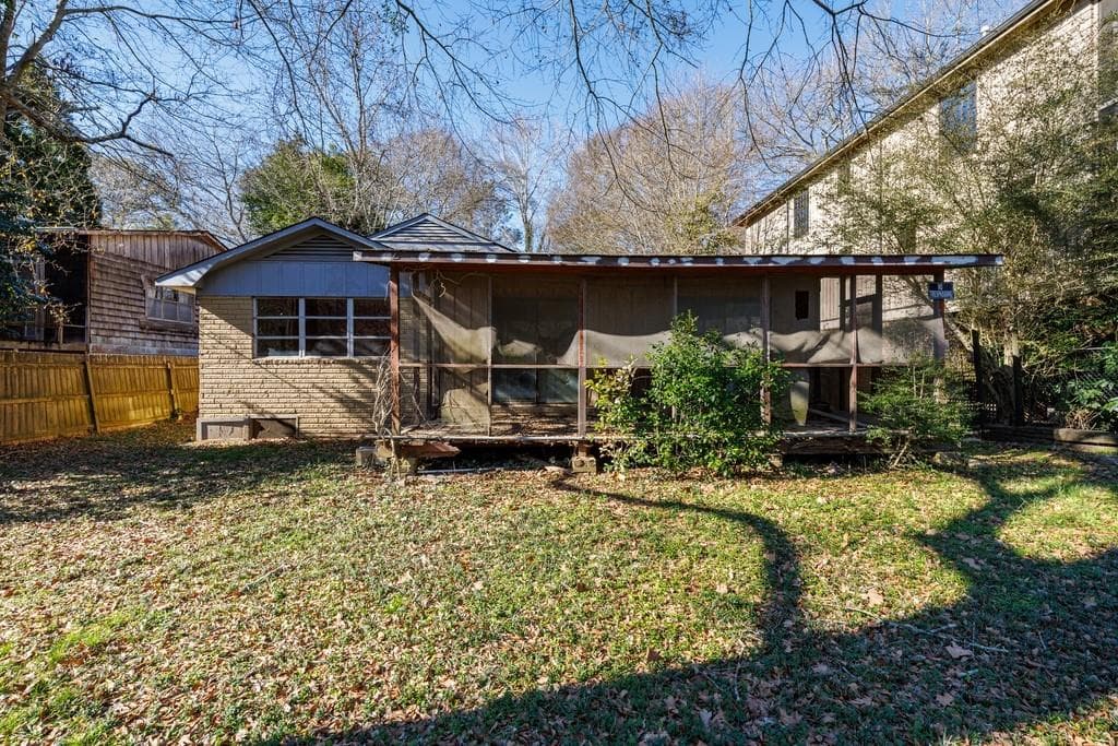 2 bedroom, 2 bathroom single family residence for sale at 3941 Paces Ferry Drive, Atlanta, GA 30339 — photo 8