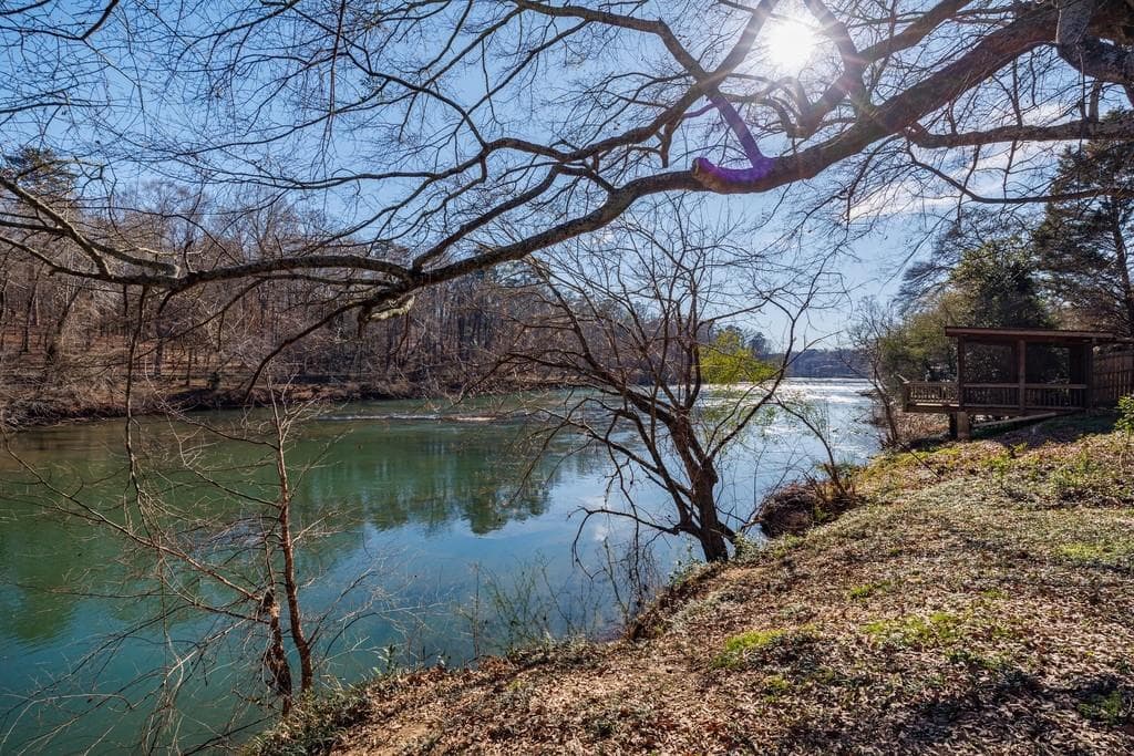 2 bedroom, 2 bathroom single family residence for sale at 3941 Paces Ferry Drive, Atlanta, GA 30339
