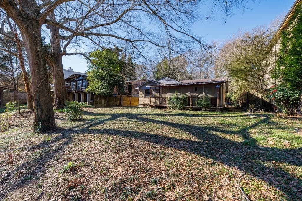 2 bedroom, 2 bathroom single family residence for sale at 3941 Paces Ferry Drive, Atlanta, GA 30339 — photo 10