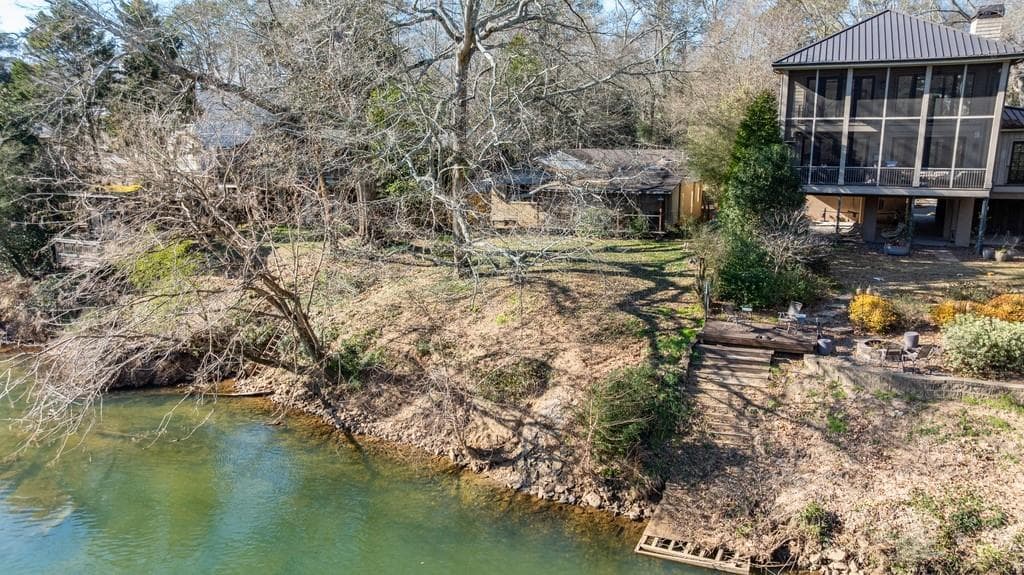 2 bedroom, 2 bathroom single family residence for sale at 3941 Paces Ferry Drive, Atlanta, GA 30339 — photo 2