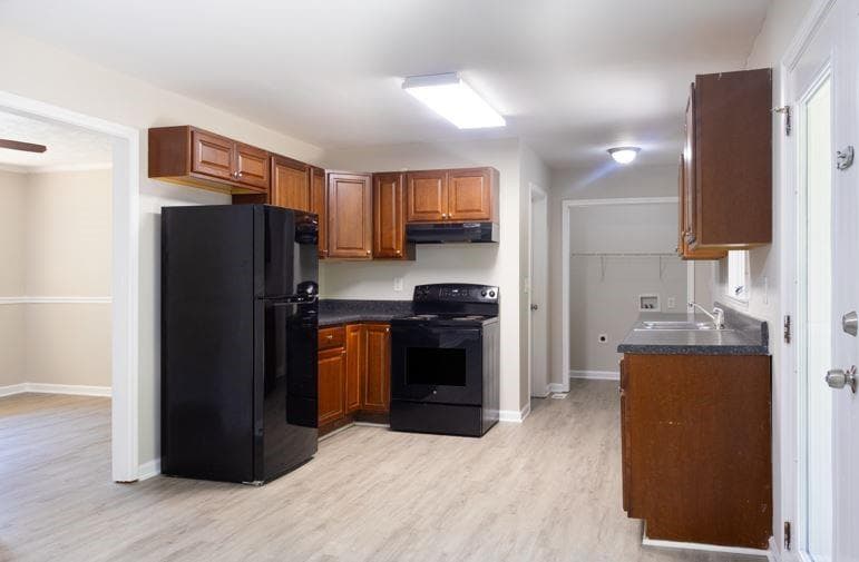 3 bedroom, 2 bathroom, 1,701 sq ft single family residence for rent at 130 Rosewood Drive, Dallas, GA 30132 for $1,799 a month — photo 3