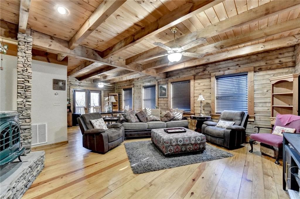6 bedroom, 3 bathroom, 3,004 sq ft single family residence under contract at 156 Bel Air Drive, Maysville, GA 30558 — photo 8