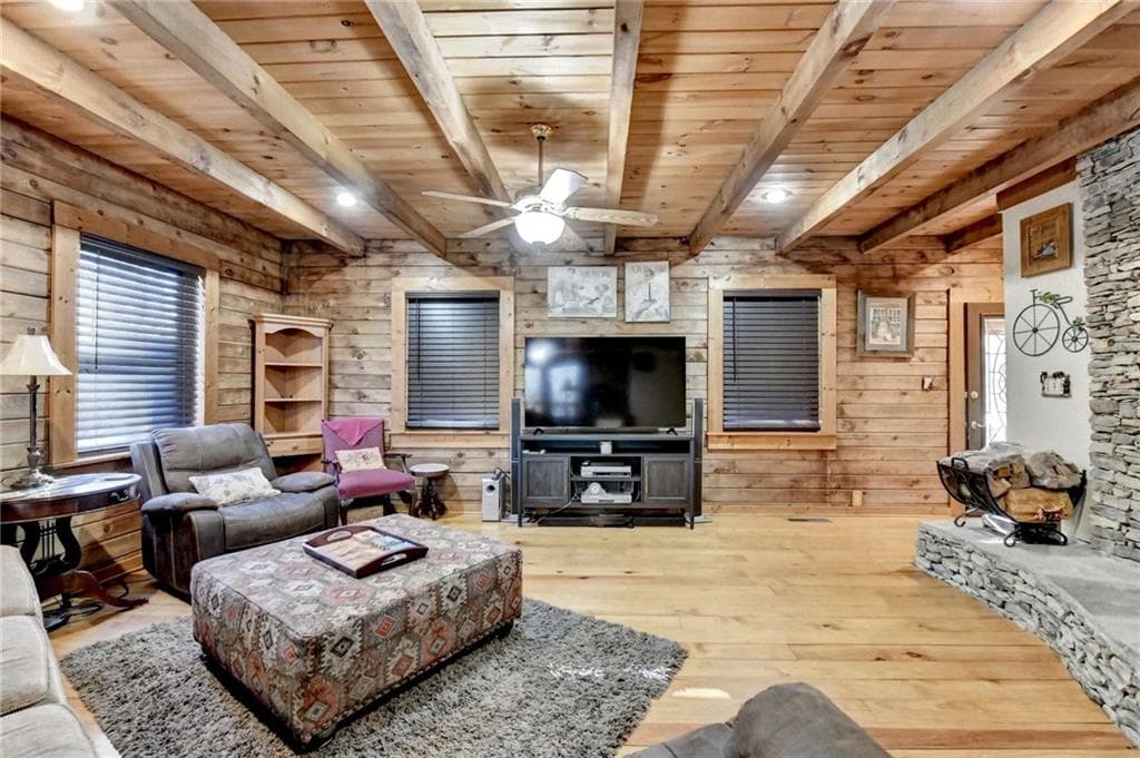 6 bedroom, 3 bathroom, 3,004 sq ft single family residence under contract at 156 Bel Air Drive, Maysville, GA 30558 — photo 9