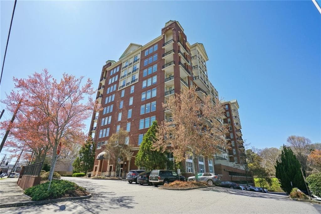 2 bedroom, 2 bathroom, 1,448 sq ft condominium for sale at 3820 Roswell Road 317, Atlanta, GA 30342 — photo 4