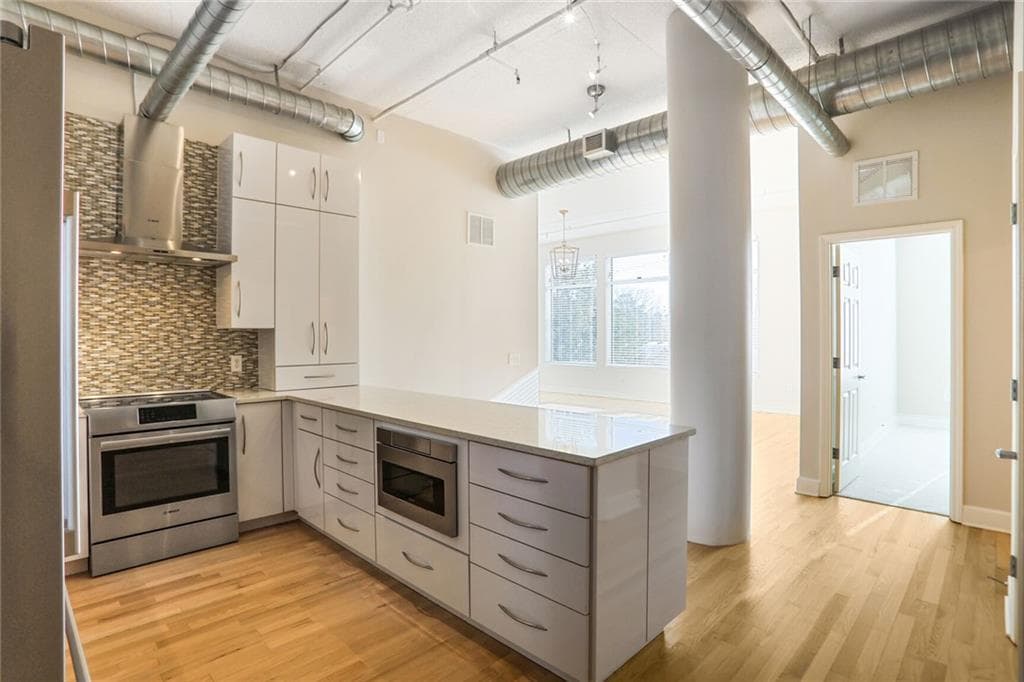 2 bedroom, 2 bathroom, 1,448 sq ft condominium for sale at 3820 Roswell Road 317, Atlanta, GA 30342 — photo 6