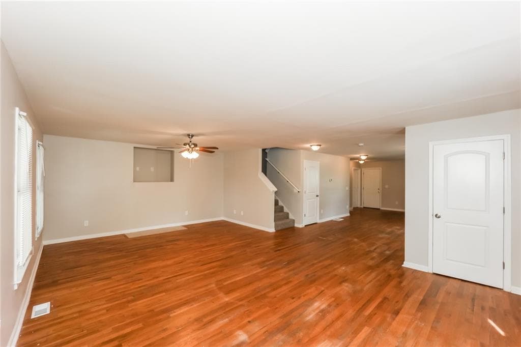 3 bedroom, 3 bathroom, 2,016 sq ft single family residence for sale at 1112 Smith Street, Atlanta, GA 30310 — photo 2