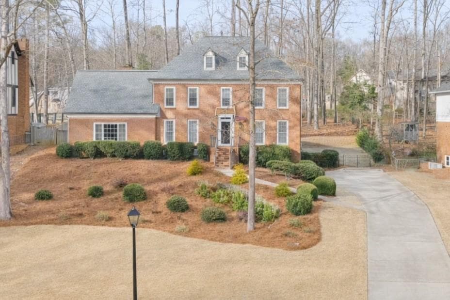 5 bedroom, 4 bathroom, 3,693 sq ft single family residence sold at 3580 Aubusson Trace, Johns Creek, GA 30022