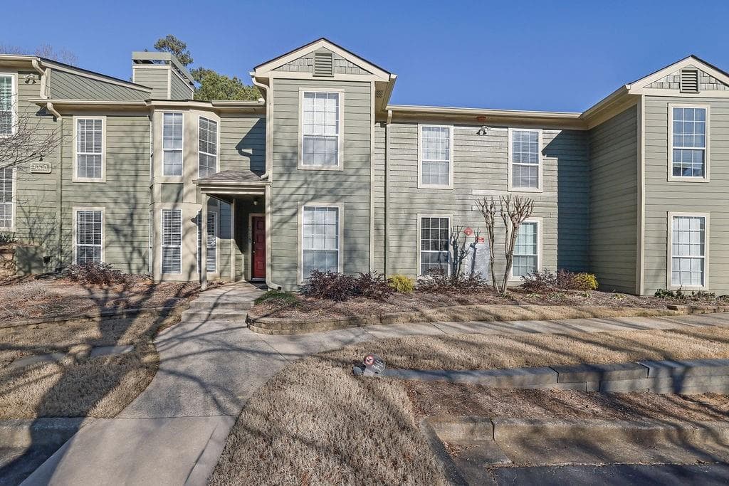 1006 Riverview Drive, Marietta, GA 30067 — most recent listing photo