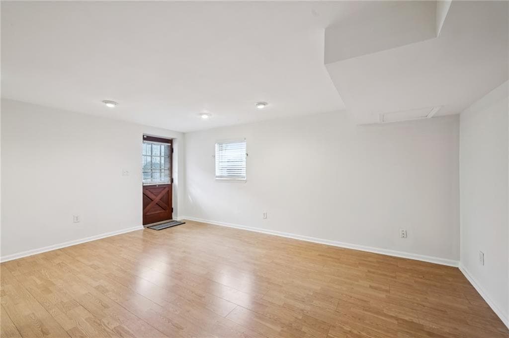 2 bedroom, 1 bathroom, 984 sq ft condominium under contract at 1233 Woodland Avenue 5, Atlanta, GA 30324 — photo 7
