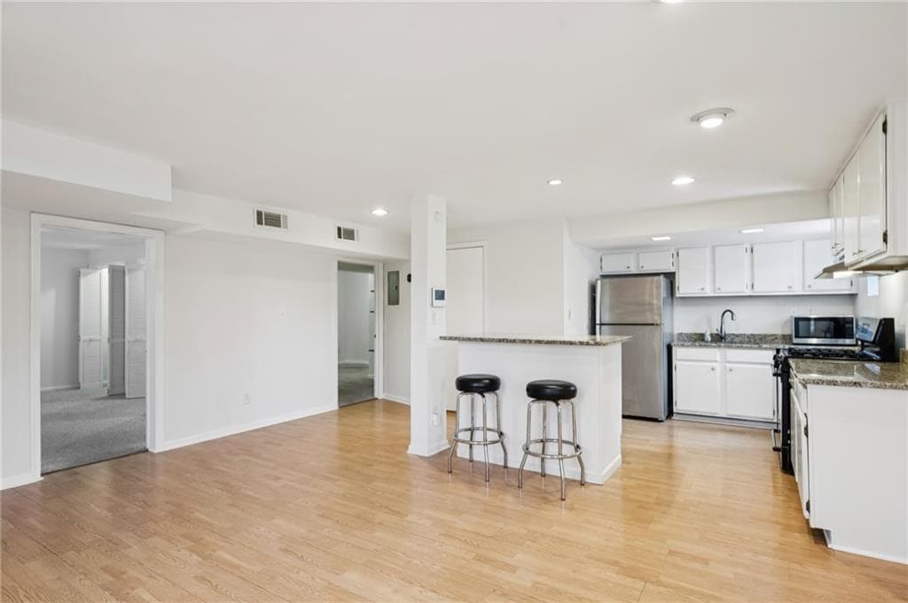 2 bedroom, 1 bathroom, 984 sq ft condominium under contract at 1233 Woodland Avenue 5, Atlanta, GA 30324 — photo 9
