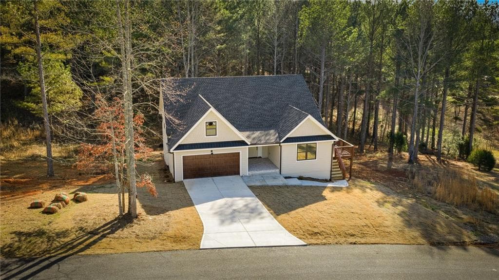 3 bedroom, 2 bathroom, 1,900 sq ft single family residence for sale at 43 Inwood Lane, Blairsville, GA 30512 — photo 1 of 68