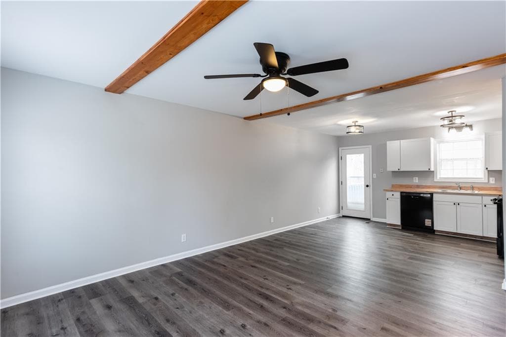 3 bedroom, 2 bathroom, 1,182 sq ft single family residence for sale at 871 Tall Deer Drive, Fairburn, GA 30213 — photo 8