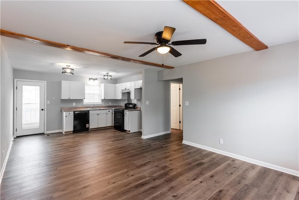 3 bedroom, 2 bathroom, 1,182 sq ft single family residence for sale at 871 Tall Deer Drive, Fairburn, GA 30213 — photo 9