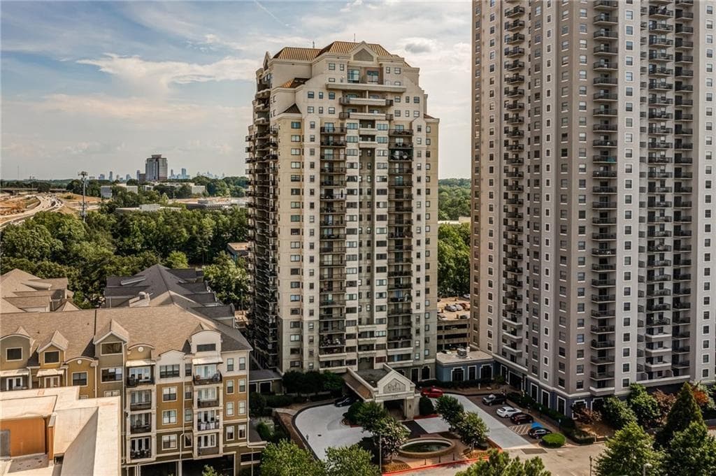 1 bedroom, 1 bathroom, 541 sq ft condominium sold at 795 Hammond Drive 211, Atlanta, GA 30328